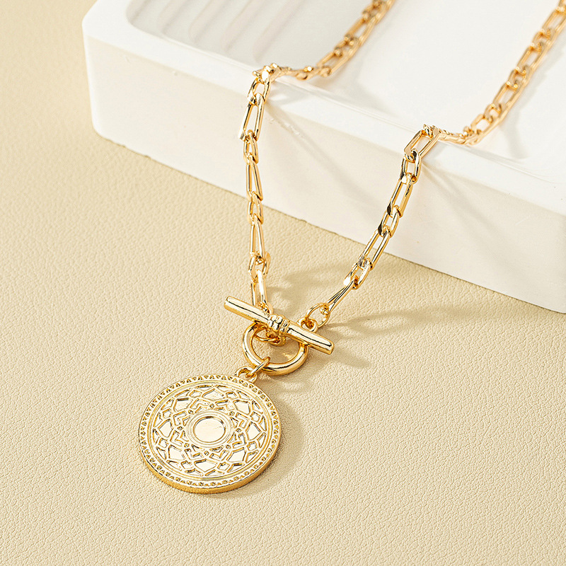 Metal tag design necklace ins cold style clavicle chain