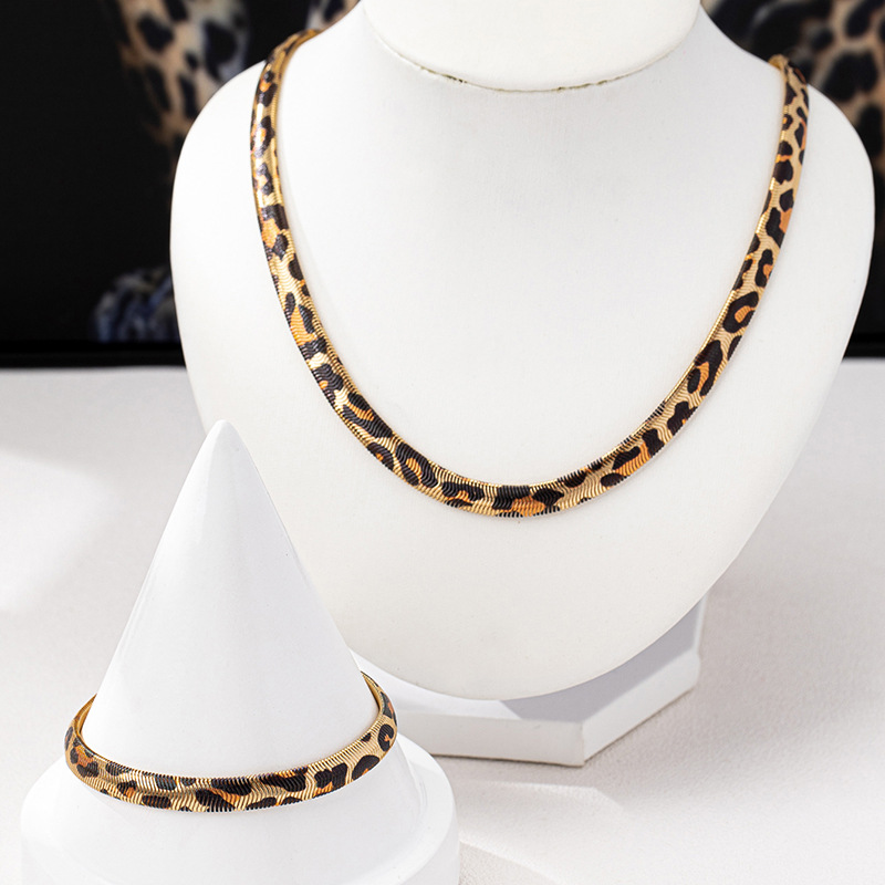 2 European and American fashion metal geometric leopard circle ladies necklace bracelet jewelry set