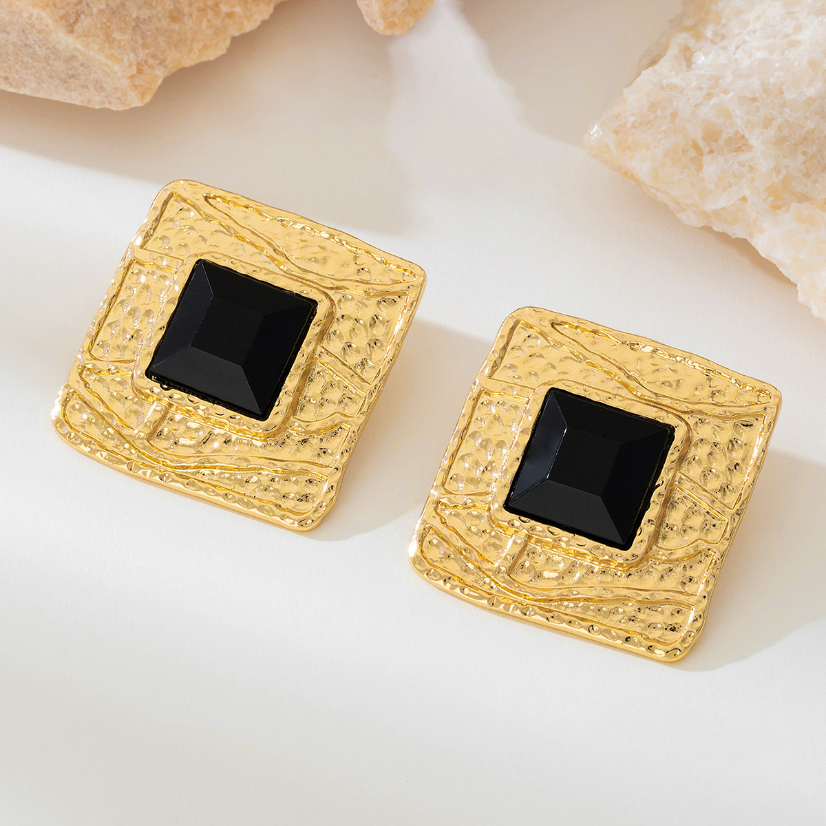 French retro metal black square gold edge ladies earrings for prom party wear