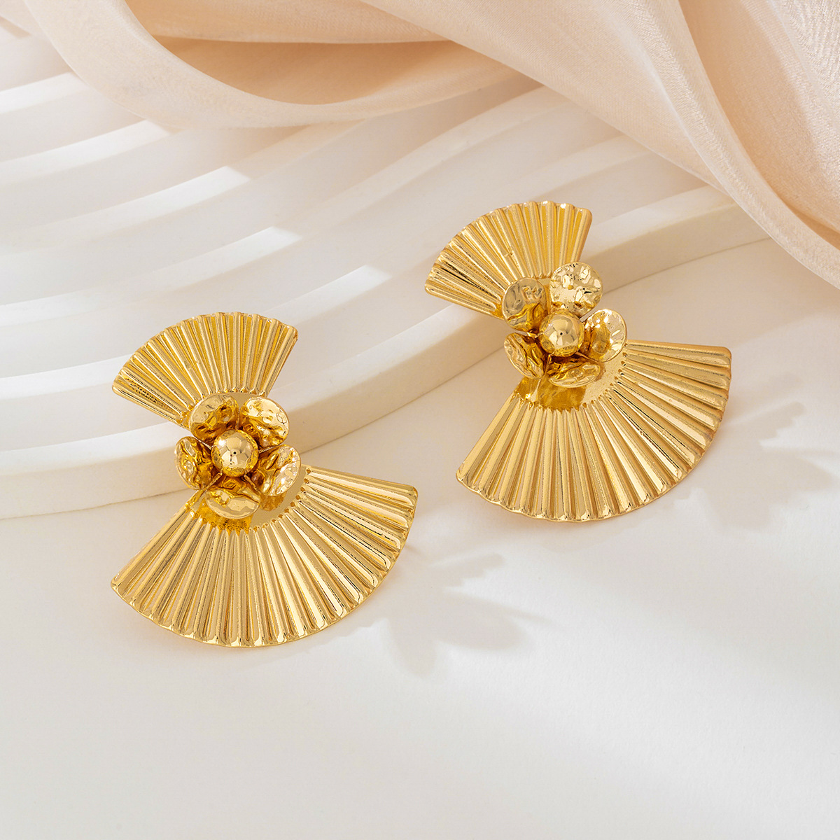 Fashionable Personalized Metal Flower Fan Shape Women's Earrings