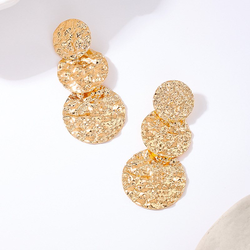 Fashionable metal tassel large disc women's earrings suitable for dance banquets and parties